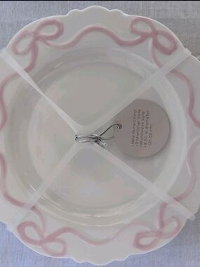 NEW Crofton Pink Bow Bone China Salad Dessert Plates Scalloped Coquette SET OF 4